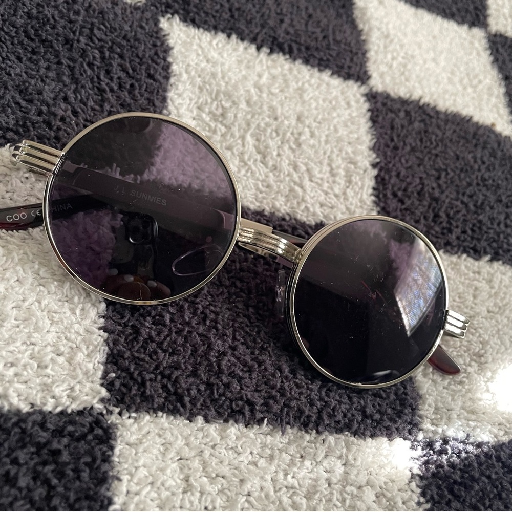 J L sunnies circle glasses